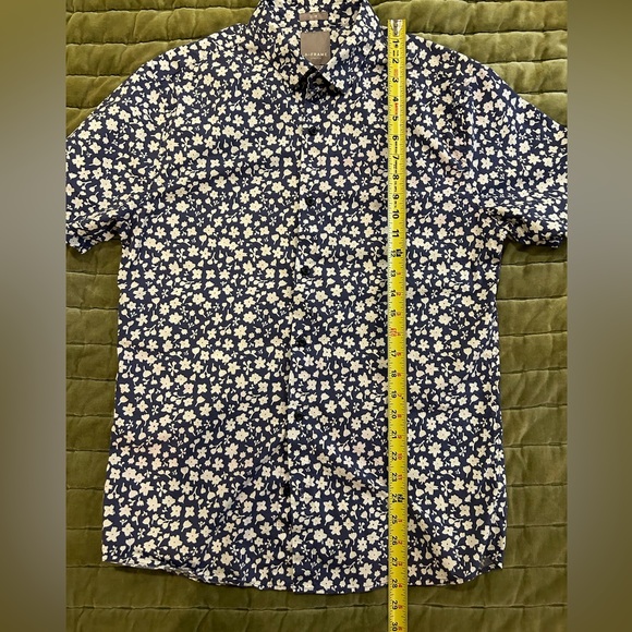 A-Frame Men's Short Sleeve Button Down Hawaiian flowered shirt medium - Picture 3 of 5